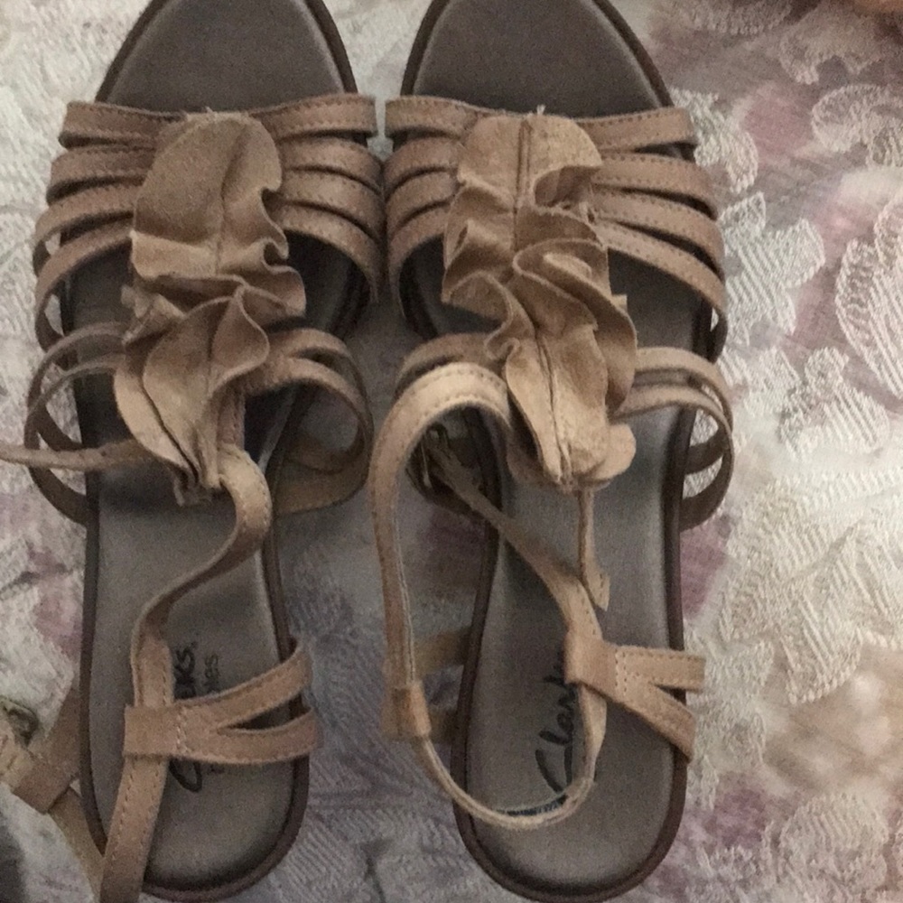 Clark’s suede sandals like new